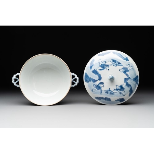 934 - A Chinese blue and white 'Long Elizas and playing boys' covered bowl, Chenghua mark, KangxiL.: 19,5 ... 