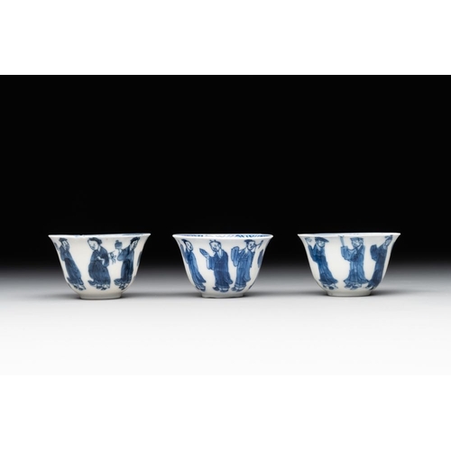 961 - A collection of 17 Chinese blue and white wares, Kangxi/QianlongDia.: 19,5 cm - H.: 8,5 cm (the bowl... 