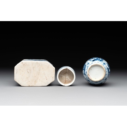 966 - A collection of 22 Chinese blue, white and polychrome wares, Yongzheng and Ruo Shen Zhen Cang mark, ... 