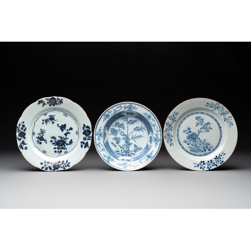 966 - A collection of 22 Chinese blue, white and polychrome wares, Yongzheng and Ruo Shen Zhen Cang mark, ... 