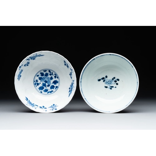 967 - A varied collection of 13 Chinese famille rose, blue and white wares, Transitional period/19th C.Dia... 