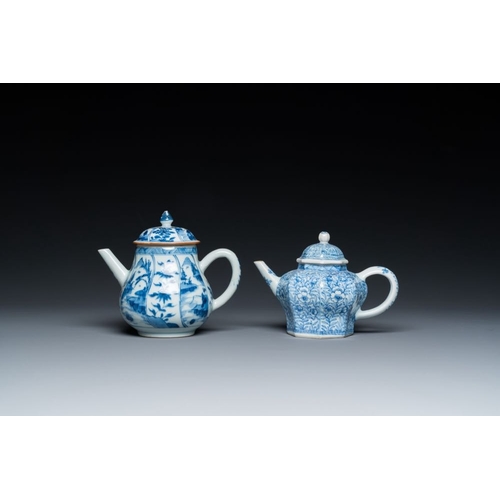 969 - Two Chinese blue and white teapots and covers, YongzhengL.: 14,5 cm - H.: 13 cm (the largest incl. c... 