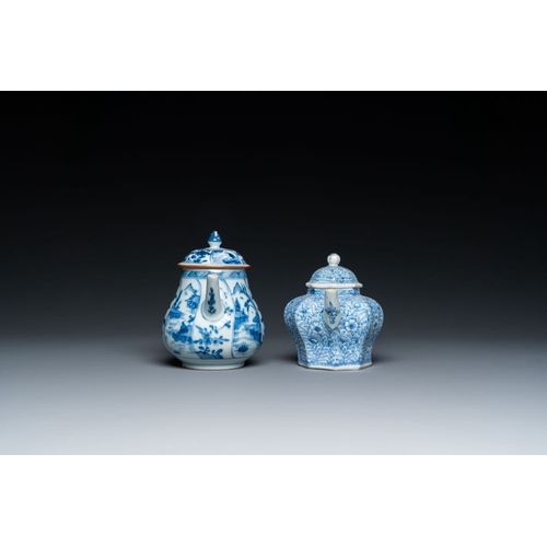 969 - Two Chinese blue and white teapots and covers, YongzhengL.: 14,5 cm - H.: 13 cm (the largest incl. c... 