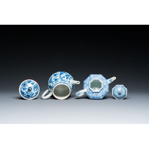 969 - Two Chinese blue and white teapots and covers, YongzhengL.: 14,5 cm - H.: 13 cm (the largest incl. c... 