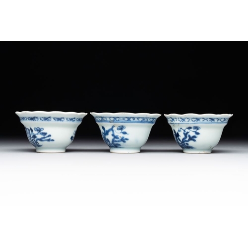 974 - A varied collection of Chinese blue and white, and famille rose tea wares, QianlongDia.: 13,5 cm (th... 