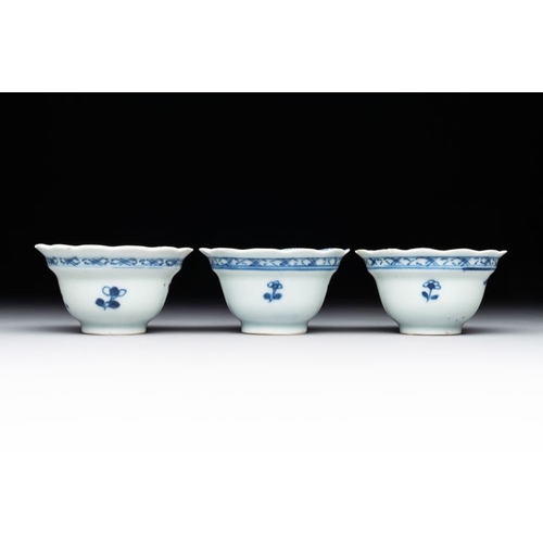 974 - A varied collection of Chinese blue and white, and famille rose tea wares, QianlongDia.: 13,5 cm (th... 