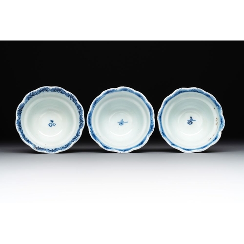 974 - A varied collection of Chinese blue and white, and famille rose tea wares, QianlongDia.: 13,5 cm (th... 