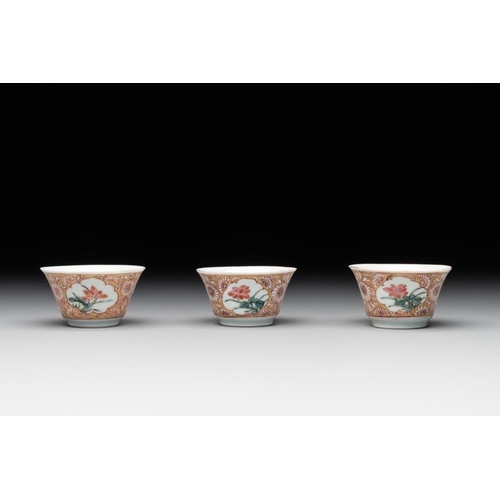 975 - Seven Chinese blue, white and famille rose cups, six saucers and two English-decorated jarlets, Kang... 