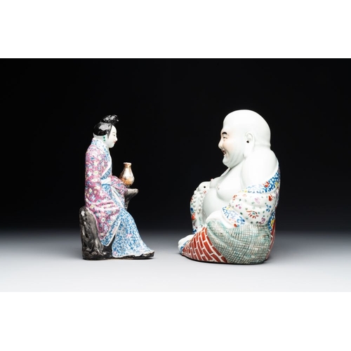 982 - A Chinese famille rose lady and a Buddha, 19/20th C.H.: 26 cm (the Buddha)H.: 25 cm (the lady)... 