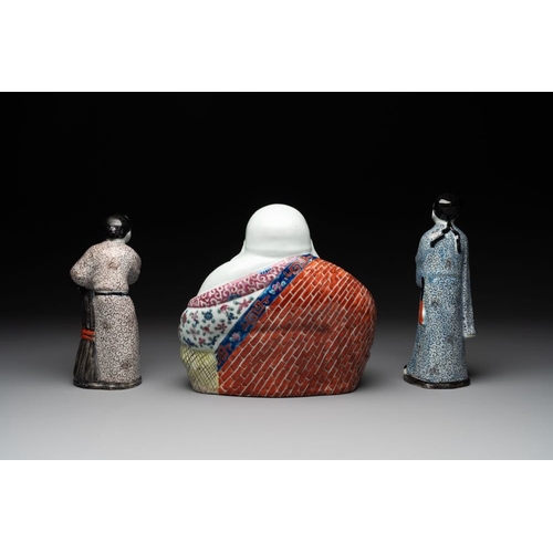 984 - A Chinese famille rose Buddha and two figures, Zhi Yitai mark, 19/20th C.H.: 26,5 cm (the tallest fi... 