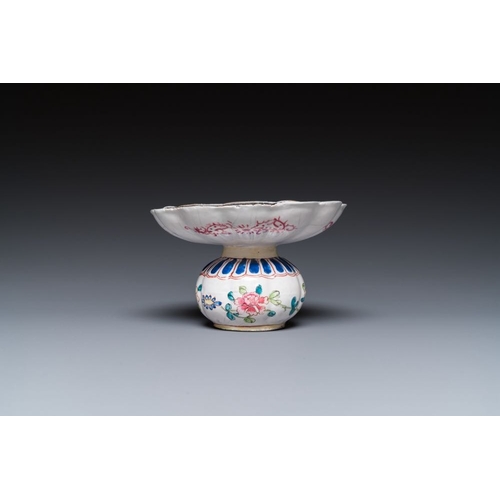 808 - A Chinese Canton enamel spittoon, Yongzheng/QianlongDia.: 11,5 cm - H.: 7,5 cm