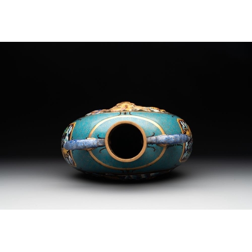 829 - A Chinese cloisonne 'dragon and phoenix' moonflask vase, 'bianhu', 19/20th CH.: 36,2 cm... 