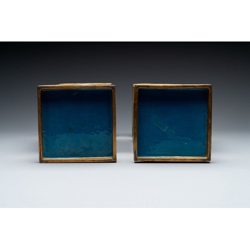 832 - A pair of fine Chinese rectangular cloisonne 'antiquities' 'gu' vases, 19/20th C.H.: 39 cm... 