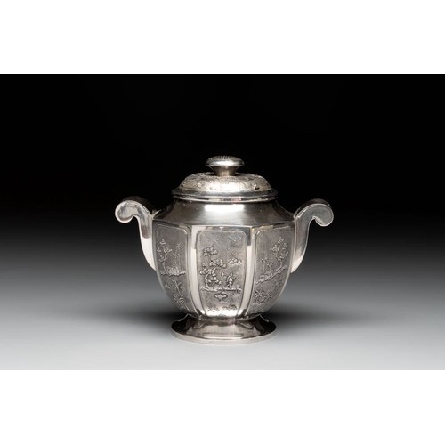 845 - Two Vietnamese silver teapots and a sugar bowl and cover, marked Donghung, ca. 1900L.: 21 cm - H.: 1... 