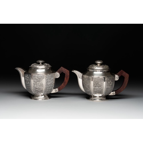 845 - Two Vietnamese silver teapots and a sugar bowl and cover, marked Donghung, ca. 1900L.: 21 cm - H.: 1... 