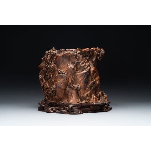 848 - A large Chinese carved agarwood 'mountainous landscape' brush pot, QingH.: 26,5 cm (incl. stand)H.: ... 