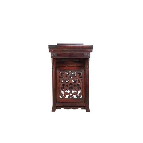 857 - A Chinese hardwood recessed-leg altar table, 'qiaotouan', 19/20th C.Dim.: 225 x 53 x 109,5 cm... 