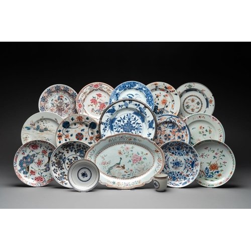 881 - A collection of 17 Chinese blue and white, famille rose and Imari-style wares, Kangxi/QianlongDia.: ... 