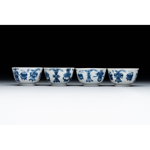 882 - Seven Chinese blue and white cups and six saucers, Kangxi/YongzhengDia.: 11,5 cm (the largest saucer... 