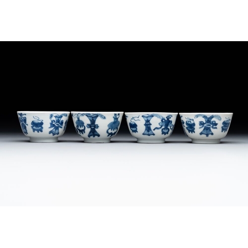 882 - Seven Chinese blue and white cups and six saucers, Kangxi/YongzhengDia.: 11,5 cm (the largest saucer... 