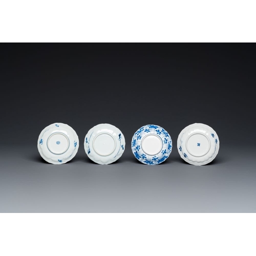 885 - Twelve Chinese blue and white saucers and eight cups, Kangxi/YongzhengDia.: 13,5 cm (the largest sau... 