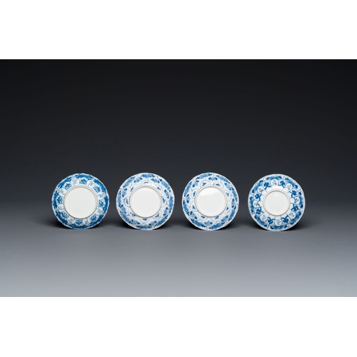 885 - Twelve Chinese blue and white saucers and eight cups, Kangxi/YongzhengDia.: 13,5 cm (the largest sau... 