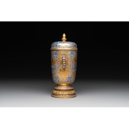 892 - A Chinese gilt-ground blue and white lidded beaker on a French gilt bronze foot, KangxiH.: 21,5 cm (... 