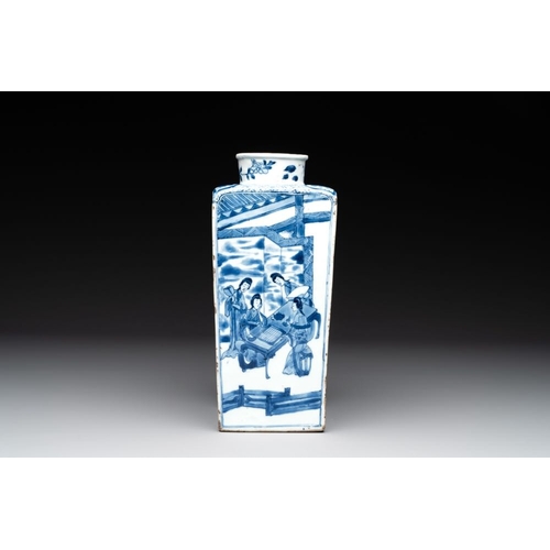 895 - A Chinese blue and white square bottle with figural design, KangxiH.: 26,5 cm
... 