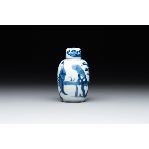 896 - A Chinese blue and white 'Long Eliza' tea caddy and cover, artemisia leaf mark, KangxiH.: 13,5 cm (i... 