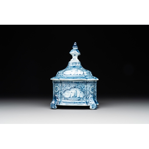 1005 - A blue and white Dutch Delft tobacco box and cover, 18th C.Dim.: 12,3 x 12,3 x 17,2 cm (the box and ... 