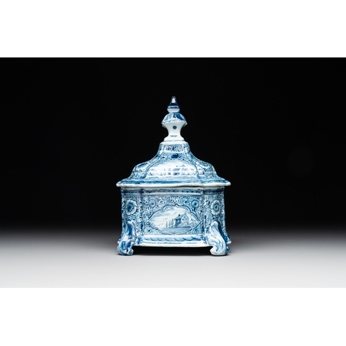 1005 - A blue and white Dutch Delft tobacco box and cover, 18th C.Dim.: 12,3 x 12,3 x 17,2 cm (the box and ... 