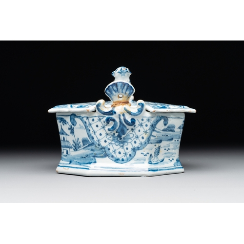 1006 - Two blue and white Dutch Delft butter tubs, 18th C.L..: 12 cm - H.: 8,5 cm (the largest) L.: 11,8 cm... 