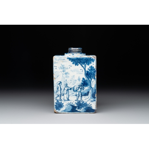 1008 - A blue and white Dutch Delft tea caddy with narrative design, early 18th C.H.: 14 cm 
Marked PK on t... 