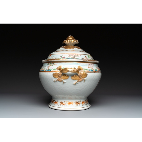 104 - A pair of large Chinese Canton famille rose 'mandarin subject' tureens on stands, 19th C.L.: 34 cm -... 