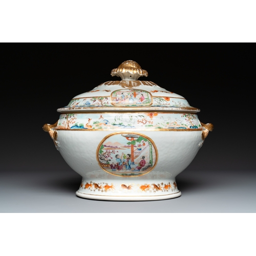 104 - A pair of large Chinese Canton famille rose 'mandarin subject' tureens on stands, 19th C.L.: 34 cm -... 