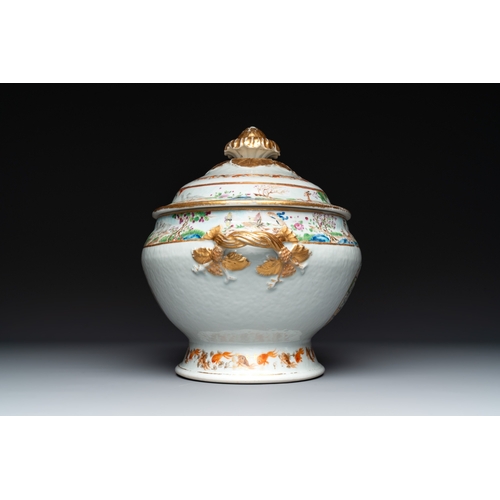 104 - A pair of large Chinese Canton famille rose 'mandarin subject' tureens on stands, 19th C.L.: 34 cm -... 