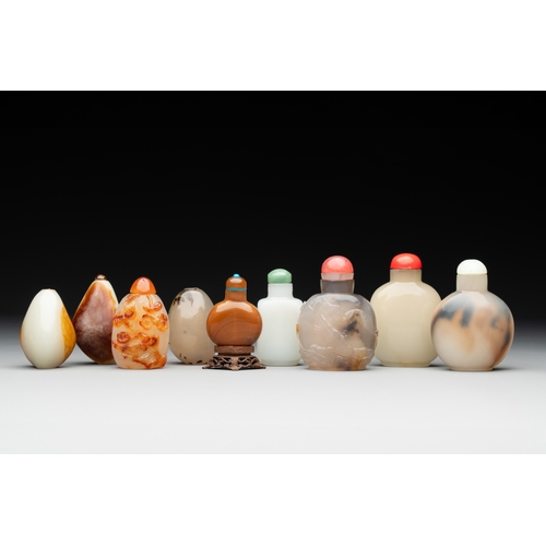 11 - Nine Chinese jade and agate snuff bottles, 19/20th C.H.: 8 cm (the tallest incl. stopper) H.: 4 cm (... 