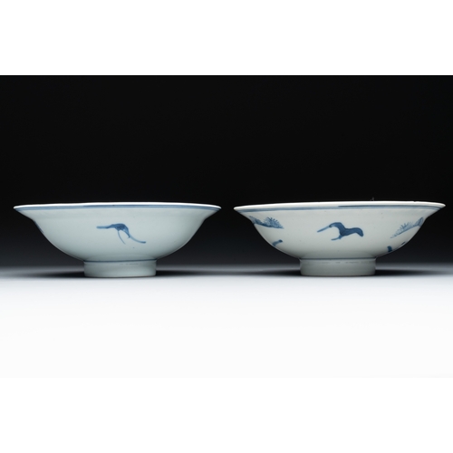 122 - Ten Chinese blue and white wares, 19th C.Dia.: 24 cm - H.: 9,2 cm (the jardiniÃ¨re) Dia.: 21,8 cm (t... 