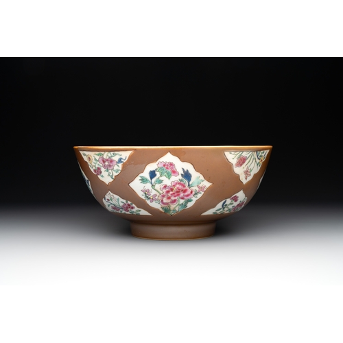 140 - A Chinese famille rose capucin-brown-ground bowl and two plates, QianlongDia.: 26 cm - H.: 11,5 cm (... 