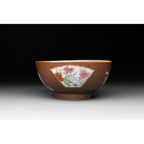 141 - 12 Chinese capucin-ground wares, Yongzheng/QianlongDia.: 22,5 cm (the plates) Dia.: 15 cm - H.: 7,3 ... 