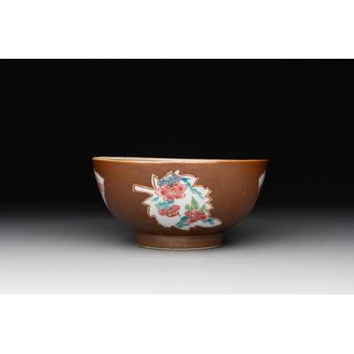 141 - 12 Chinese capucin-ground wares, Yongzheng/QianlongDia.: 22,5 cm (the plates) Dia.: 15 cm - H.: 7,3 ... 