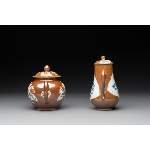 141 - 12 Chinese capucin-ground wares, Yongzheng/QianlongDia.: 22,5 cm (the plates) Dia.: 15 cm - H.: 7,3 ... 