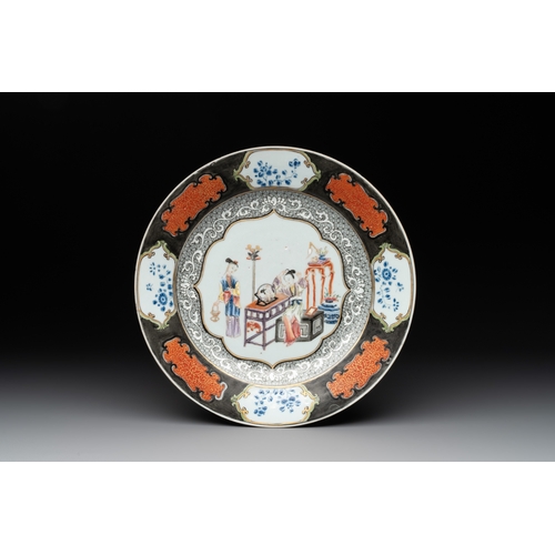 151 - Six Chinese famille rose 'mandarin subject' wares, QianlongDia.: 23,5 cm (the plate) L.: 14 cm - H.:... 