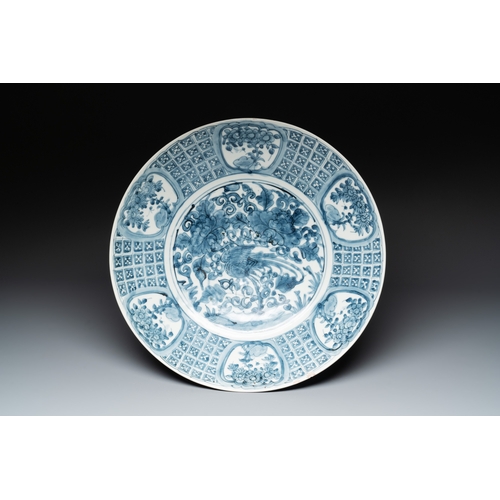 251 - Three Chinese blue and white Swatow dishes, MingDia.: 46 cm (the largest) Dia.: 35,9 cm (the smalles... 