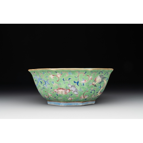 29 - Two Chinese famille rose 'dragon' bowls, Tongzhi marks and of the periodDia.: 19 cm - H.: 7,4 cm (th... 