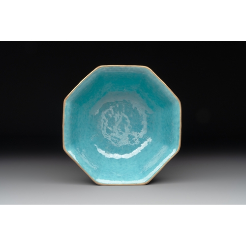 29 - Two Chinese famille rose 'dragon' bowls, Tongzhi marks and of the periodDia.: 19 cm - H.: 7,4 cm (th... 