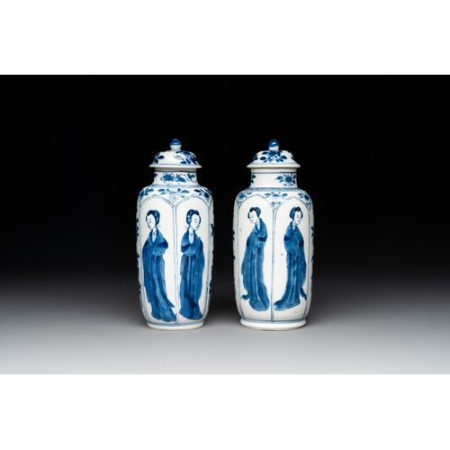 291 - A pair of Chinese blue and white 'Long Eliza' vases and covers, jade mark, KangxiH.: 19 cm (incl. co... 