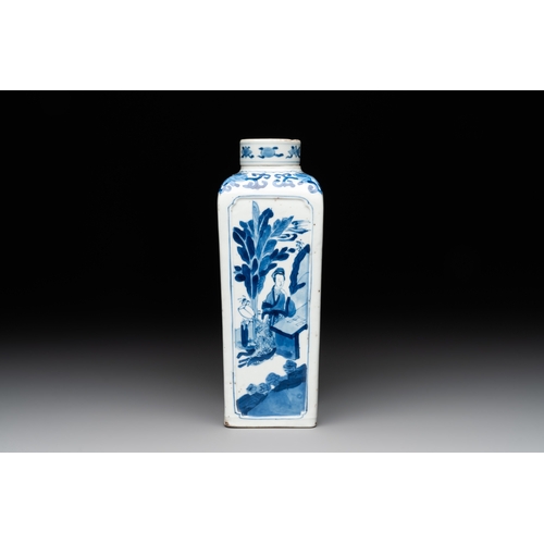 294 - A Chinese blue and white square flask and cover with figural design, KangxiH.: 24 cm (incl. cover)... 