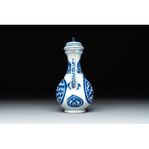 330 - A Chinese blue and white ewer with stylised floral design for the Islamic market, KangxiL.: 15,2 cm ... 