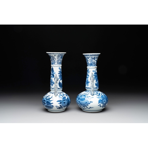 333 - A pair of Chinese blue and white vases after Venetian glass models, KangxiH.: 22 cm
Ref.:  - Rob Mic... 